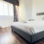 Lägenhet Sea View 1br With Pool Access Larnaca