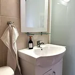 Sea View 1br With Pool Access