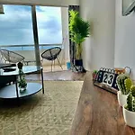Lejlighed Sea View 1br With Pool Access Larnaca