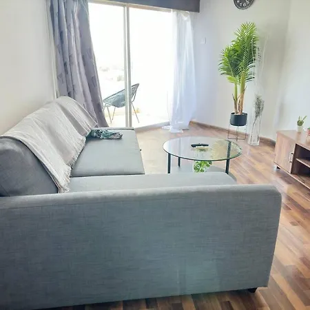 Sea View 1br With Pool Access Appartement *