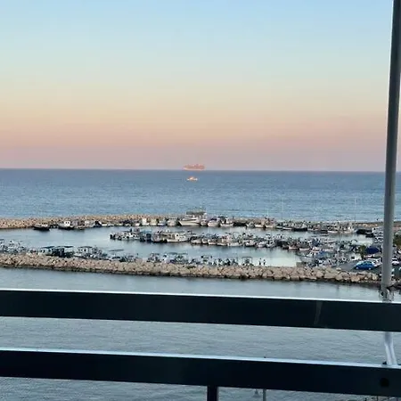 Sea View 1br With Pool Access لارنكا