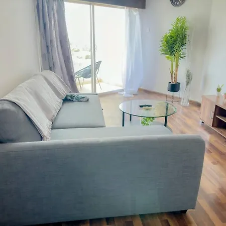 Sea View 1br With Pool Access Apartment Larnaca