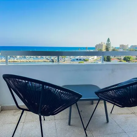 Sea View 1br With Pool Access Appartement *