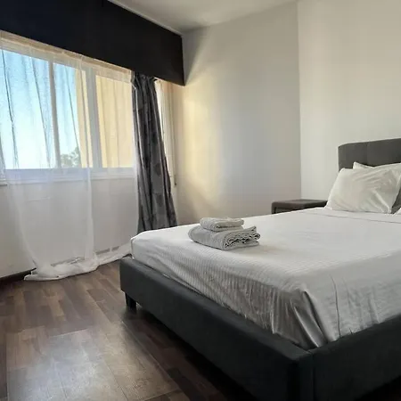 Sea View 1br With Pool Access Apartment Larnaca