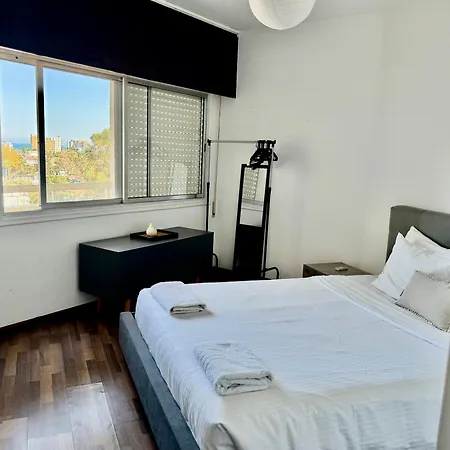 Sea View 1br With Pool Access Appartement Larnaca