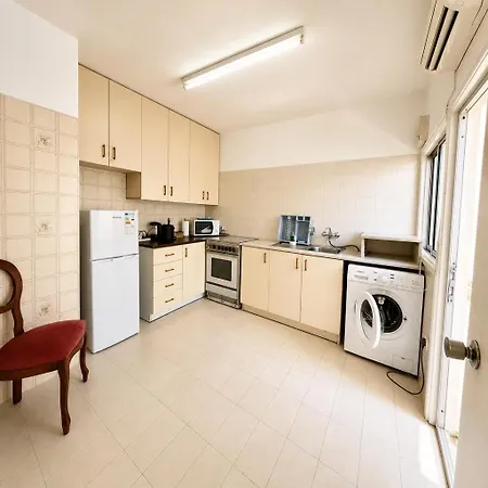 Sea View 1br With Pool Access Appartement *