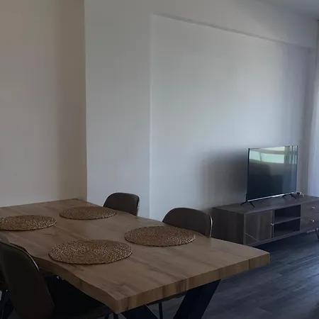 Sea View 1br With Pool Access Appartement *