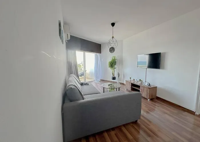 Sea View 1br With Pool Access