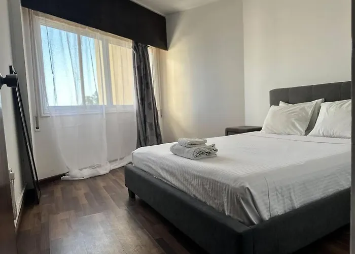 Sea View 1br With Pool Access Διαμέρισμα Λάρνακα