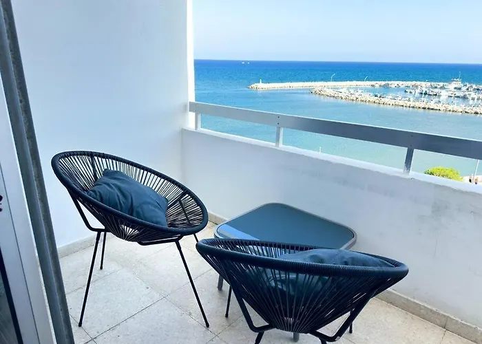 Sea View 1br With Pool Access *