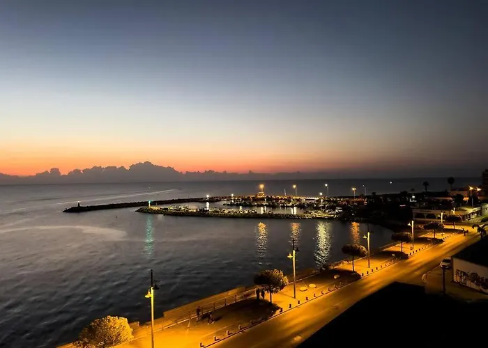 Sea View 1br With Pool Access ラルナカ