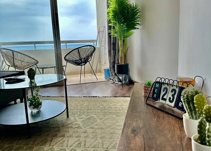 アパート Sea View 1br With Pool Access ラルナカ