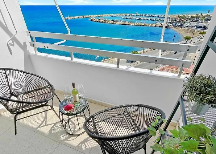 Sea View 1br With Pool Access Διαμέρισμα Λάρνακα