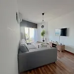 Sea View 1br With Pool Access