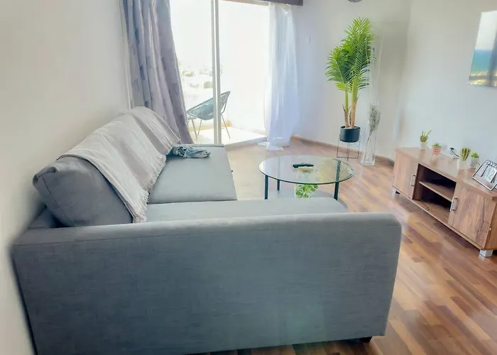 Sea View 1br With Pool Access Апартаменты Ларнака