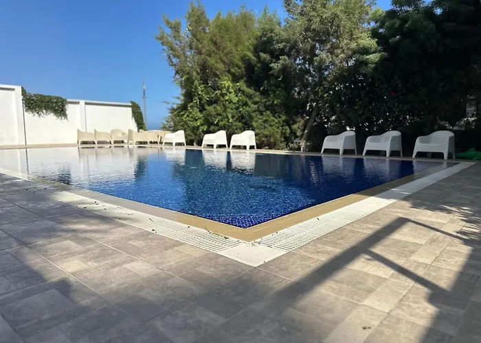 Sea View 1br With Pool Access Апартаменты